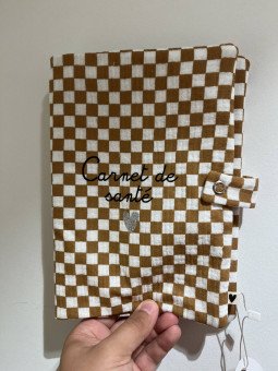 Protège carnet de santé damier