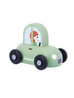 Voiture berline verte en...
